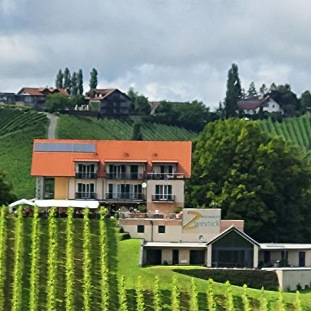 Zweytick Gaestezimmer Weingut Ratsch an der Weinstraße Exteriör bild