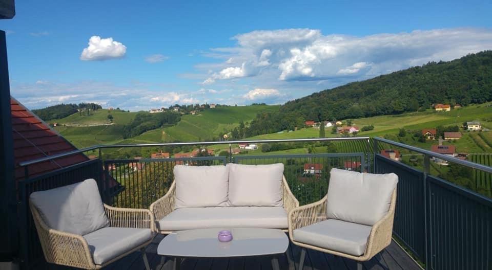 Zweytick Gaestezimmer Weingut Ratsch an der Weinstraße Exteriör bild
