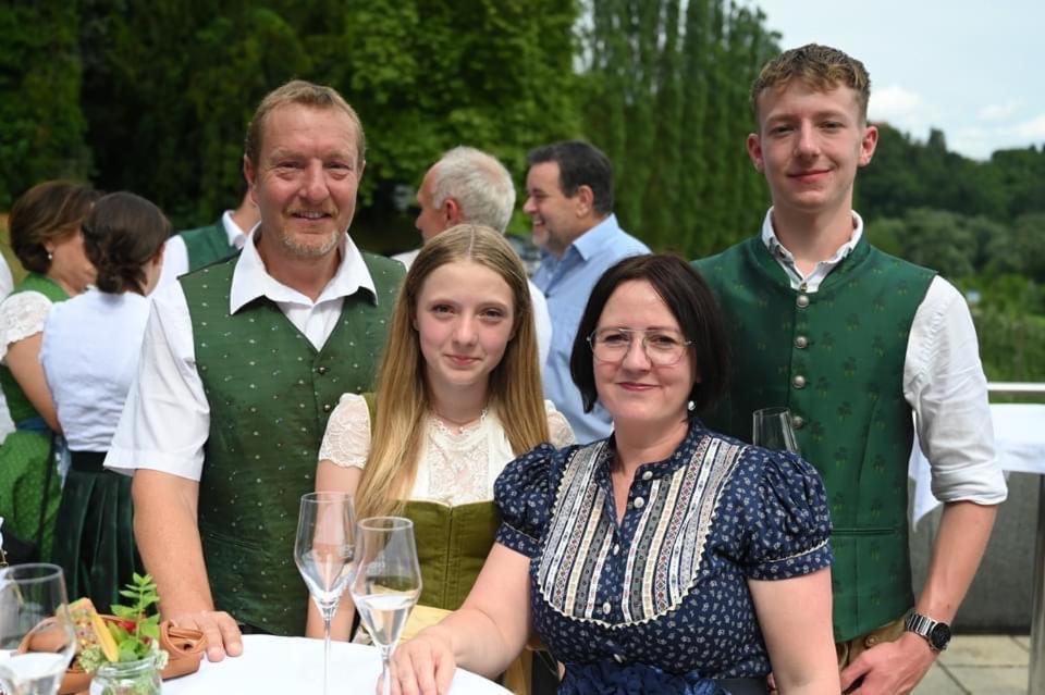 Zweytick Gaestezimmer Weingut Ratsch an der Weinstraße Exteriör bild