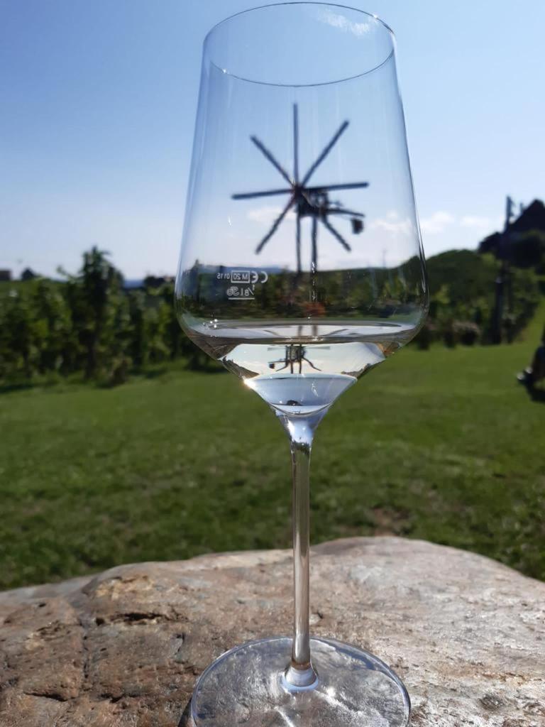 Zweytick Gaestezimmer Weingut Ratsch an der Weinstraße Exteriör bild