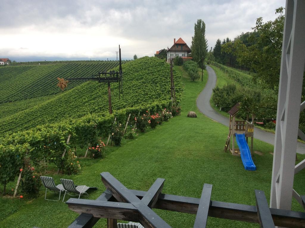 Zweytick Gaestezimmer Weingut Ratsch an der Weinstraße Exteriör bild