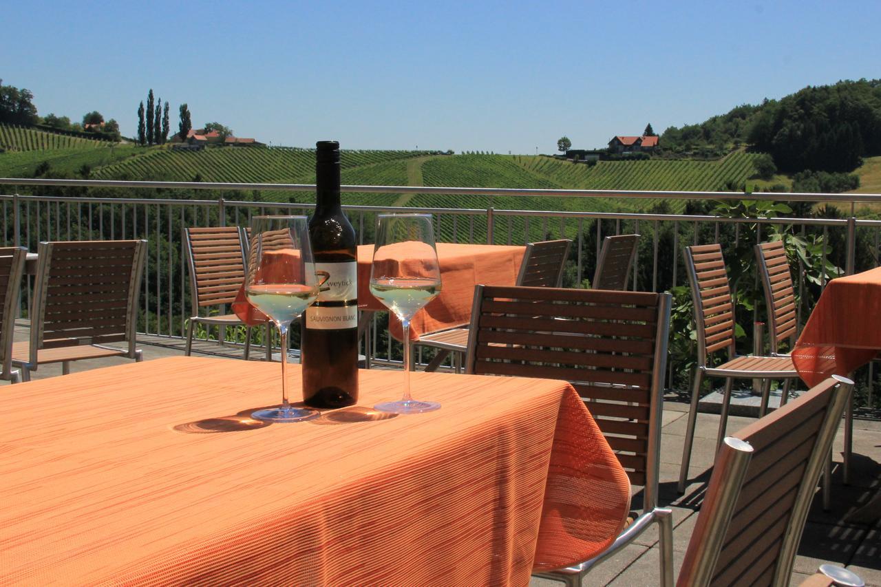 Zweytick Gaestezimmer Weingut Ratsch an der Weinstraße Exteriör bild
